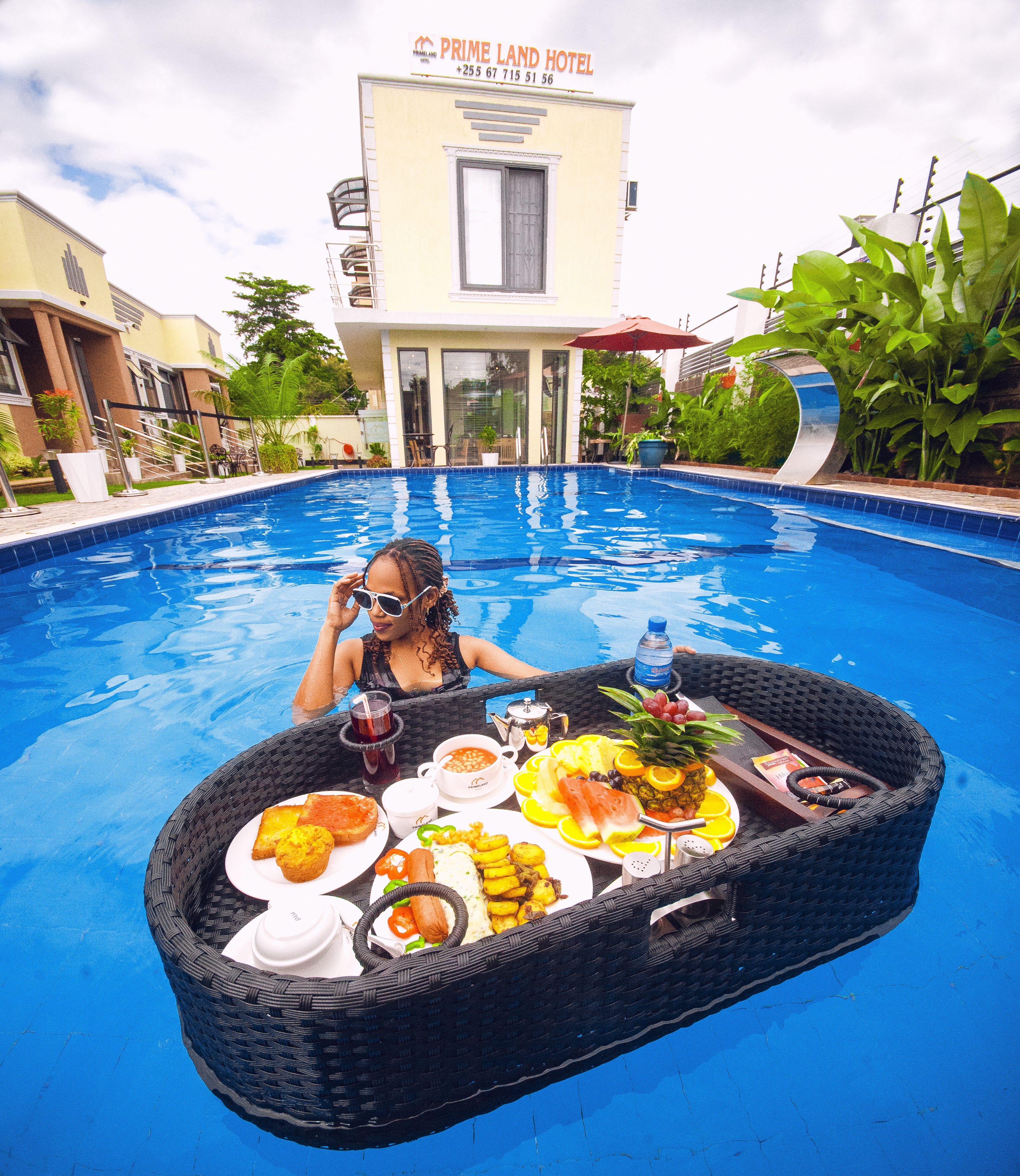 Swimming Pool with Floating Tray
